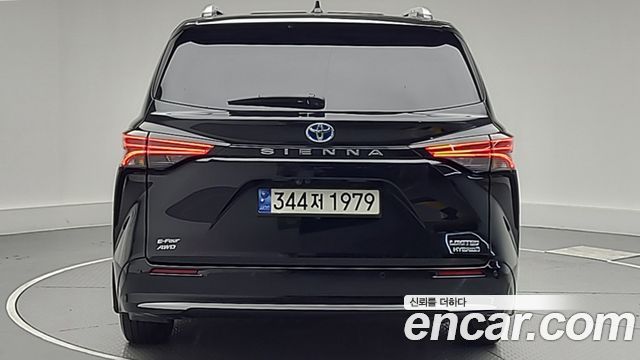 Toyota Sienna 4-го поколения 2.5 Hybrid AWD - фото 3