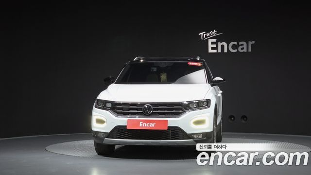 Volkswagen T-Roc 2.0 TDI Premium - фото 1