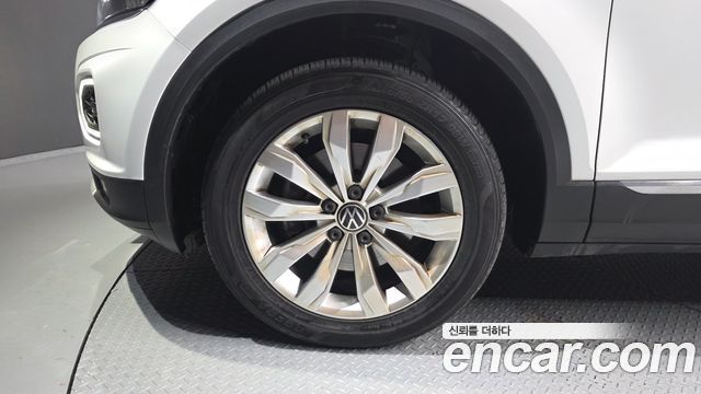 Volkswagen T-Roc 2.0 TDI Premium - фото 3