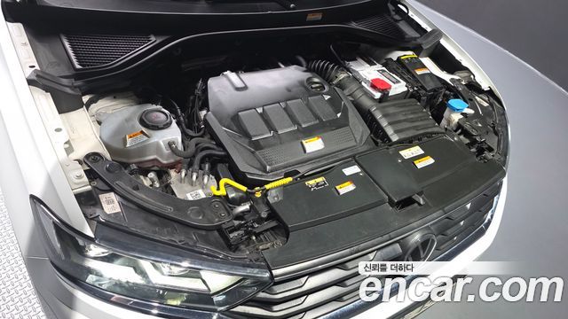 Volkswagen T-Roc 2.0 TDI Premium - фото 4