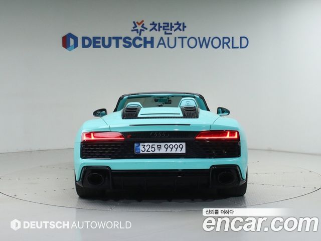 Audi R8 5.2 V10 Performance Spyder - фото 3