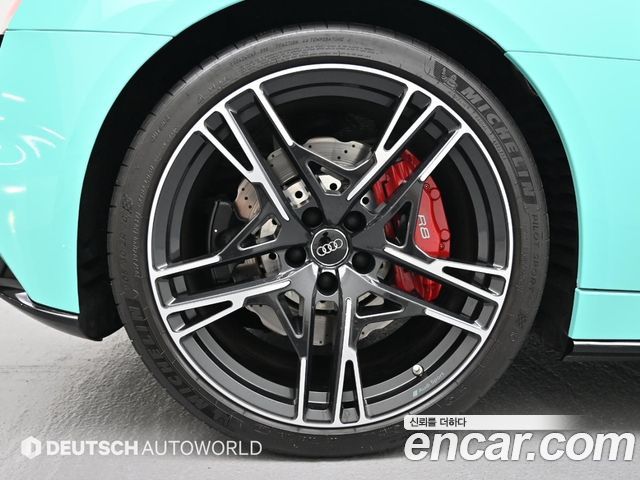 Audi R8 5.2 V10 Performance Spyder - фото 4