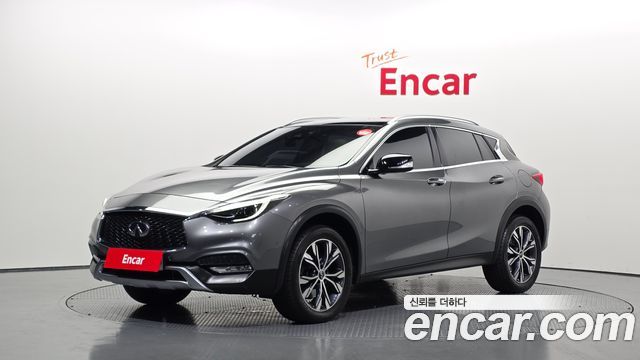 Infiniti QX30 2.0 Essential AWD - фото 0