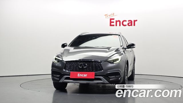 Infiniti QX30 2.0 Essential AWD - фото 2