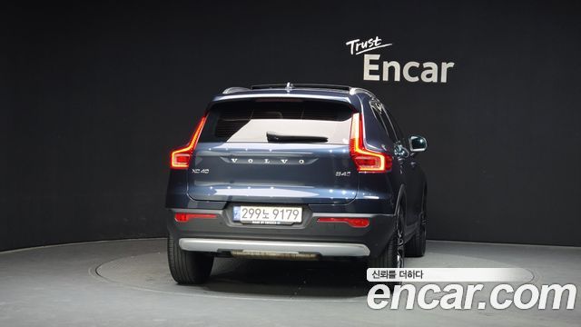Volvo XC40 B4 Inscription - фото 3
