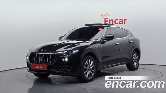 Maserati Levante 3.0 AWD GranLusso - фото 0