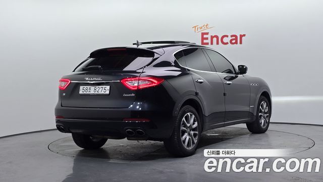 Maserati Levante 3.0 AWD GranLusso - фото 1