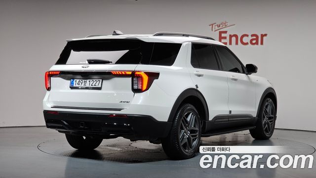 Ford Explorer 6-го поколения 2.3 ST-Line 4WD - фото 0