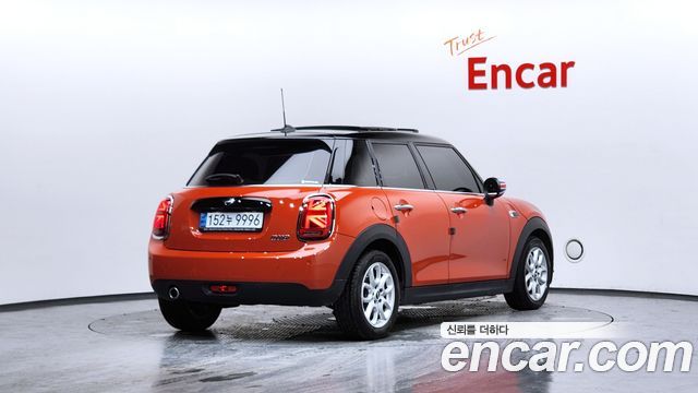 Mini Cooper 5Door HIGH 3rd - фото 1