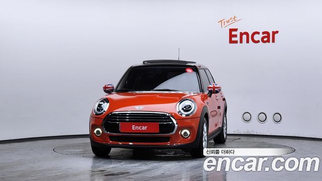 Mini Cooper 5Door HIGH 3rd - фото 2