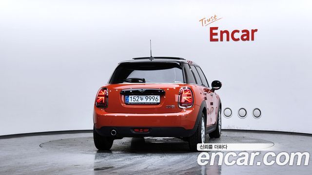 Mini Cooper 5Door HIGH 3rd - фото 3