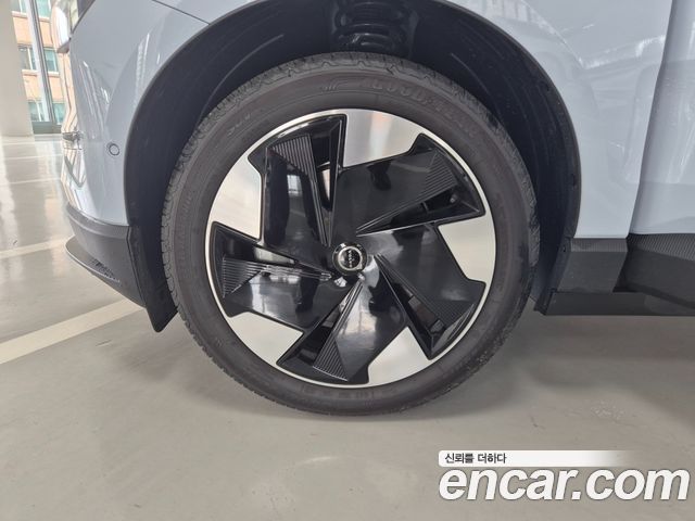 Volvo EX30 Ultra - фото 4