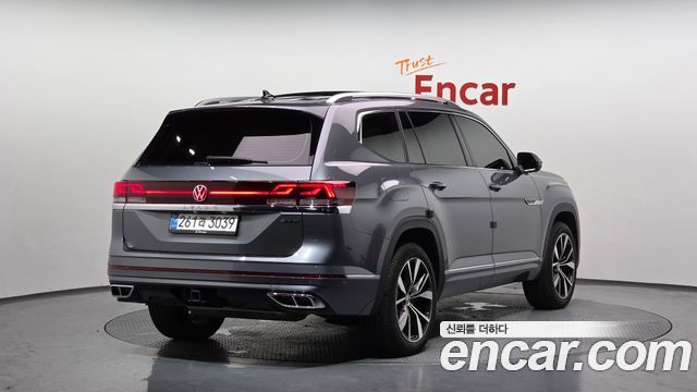 Volkswagen Atlas 2.0 TSI R-LINE 7-Seater - фото 1