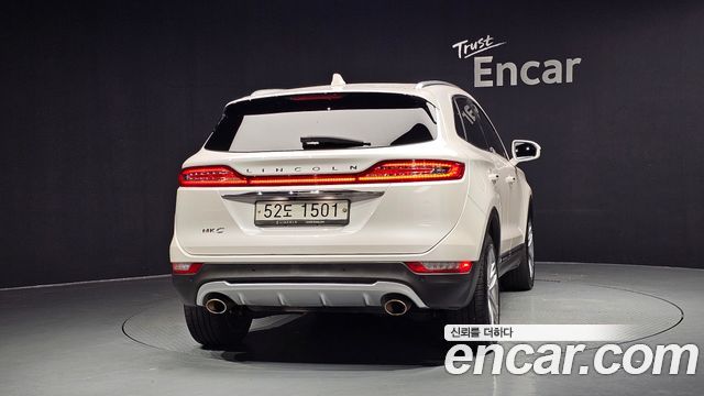 Lincoln MKC 2.0 AWD - фото 3