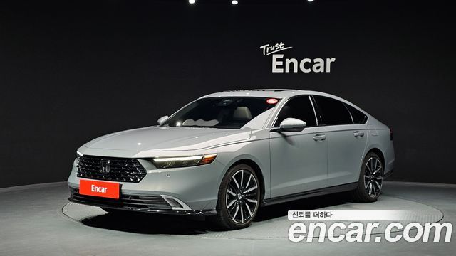 Honda Accord 11-го поколения 2.0 Hybrid Touring - фото 0