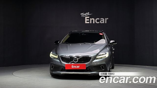 Volvo V40 Cross Country D3 - фото 2