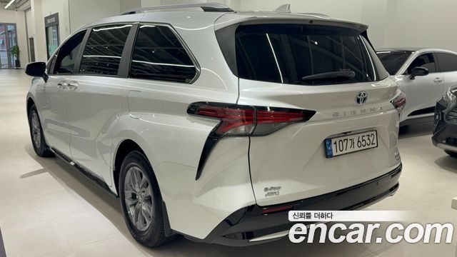 Toyota Sienna 4-го поколения 2.5 Hybrid AWD - фото 1