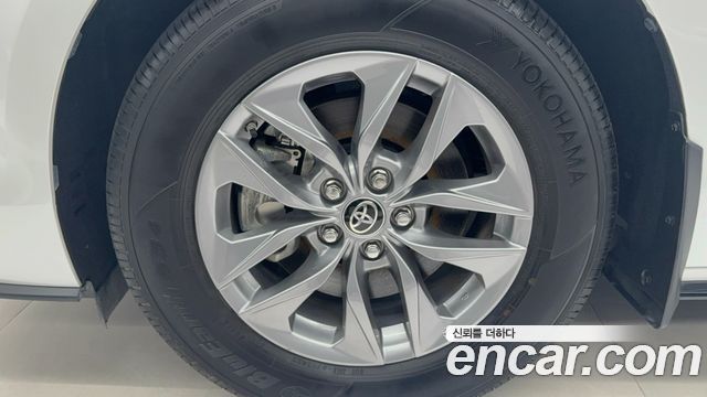 Toyota Sienna 4-го поколения 2.5 Hybrid AWD - фото 4