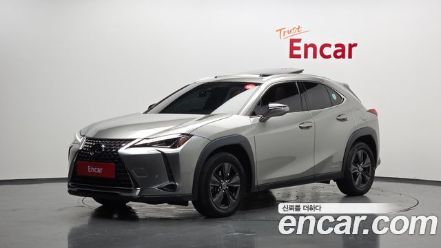 Lexus UX 250h 2.0 2WD - фото 0