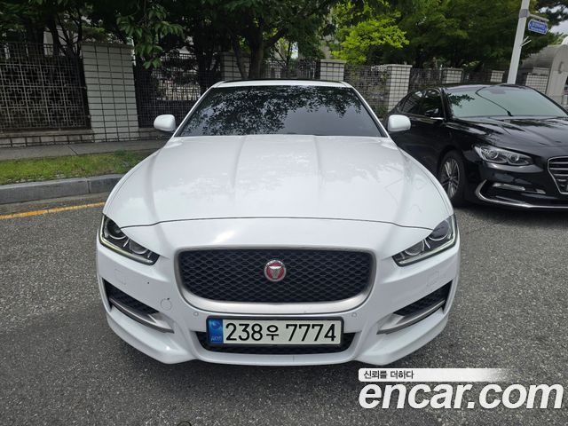 Jaguar XE 20d R-Sport - фото 0
