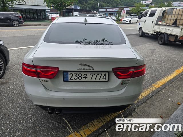 Jaguar XE 20d R-Sport - фото 2