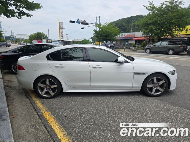Jaguar XE 20d R-Sport - фото 4