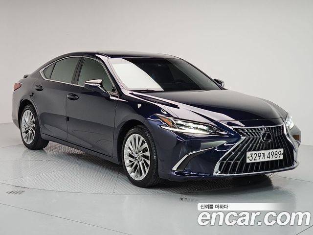 Lexus ES 300h 7-го поколения Executive - фото 1