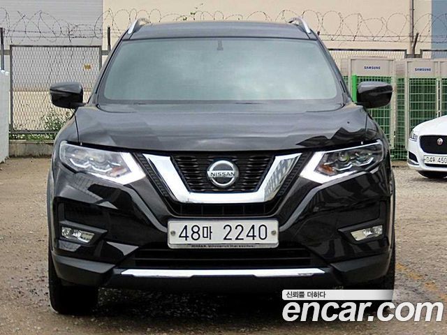 Nissan X-Trail 2.5 4WD - фото 0