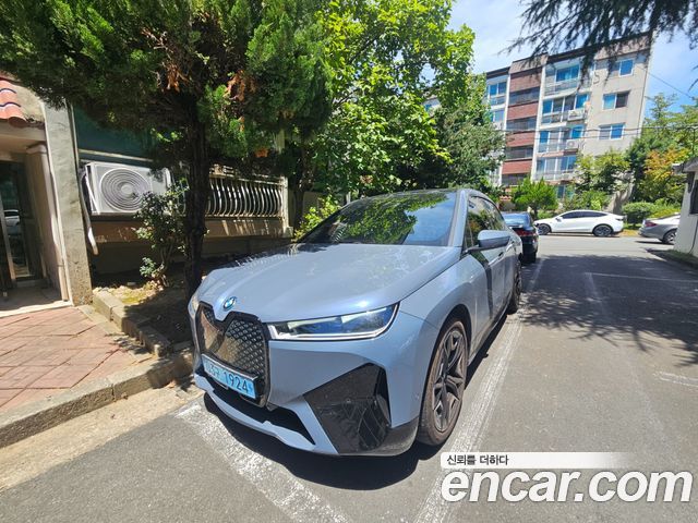 BMW iX xDrive50 Sports Plus - фото 0