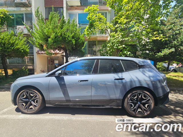 BMW iX xDrive50 Sports Plus - фото 1