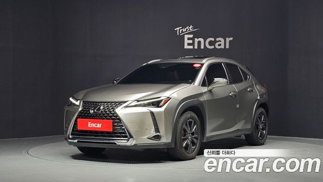 Lexus UX 250h 2.0 2WD - фото 0