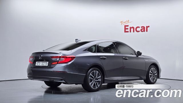Honda Accord 10-го поколения 2.0 Hybrid Touring - фото 1