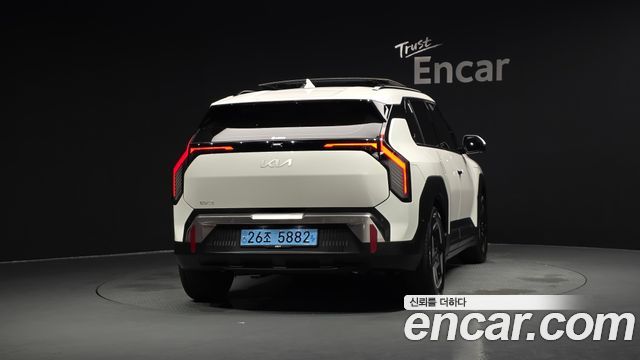 Kia EV3 Long Range 2WD Earth - фото 3