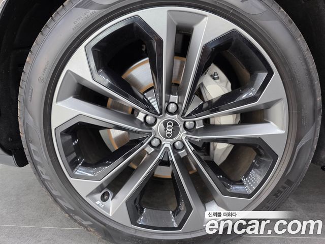 Audi Q7 55 TFSI Quattro Premium - фото 4