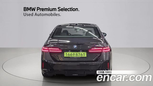 BMW i5 G60 M60 xDrive - фото 3
