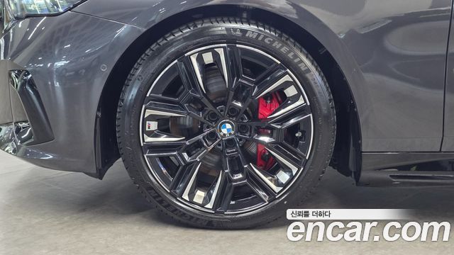 BMW i5 G60 M60 xDrive - фото 4