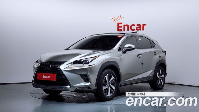 Lexus NX 300h Supreme - фото 0