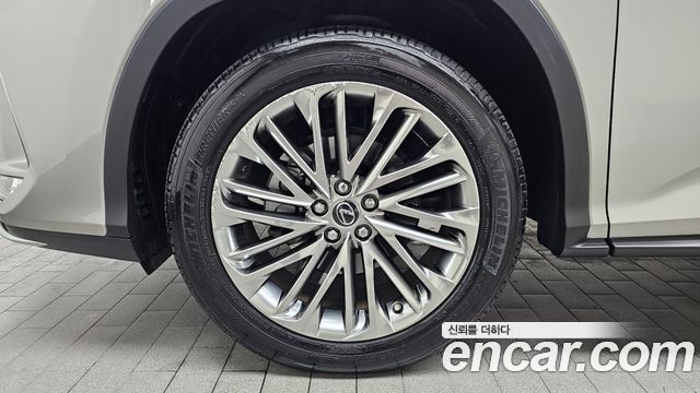 Lexus RX 450h 4-го поколения Executive - фото 3