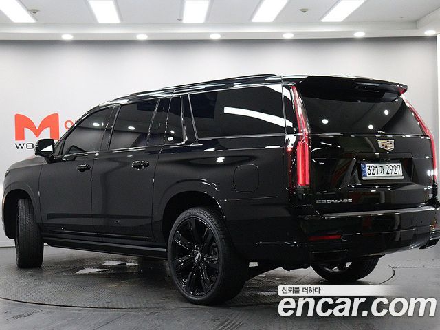 Cadillac Escalade 5-го поколения 6.2 ESV ESV Sports Platinum - фото 2