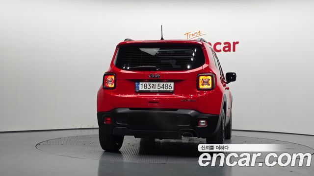 Jeep Renegade 1.3 Limited - фото 3