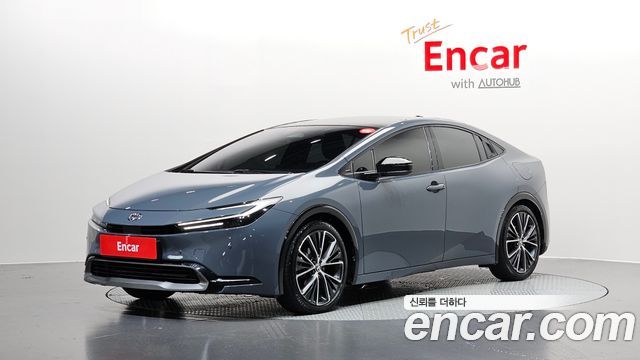 Toyota Prius 5-го поколения 2.0 XLE - фото 0