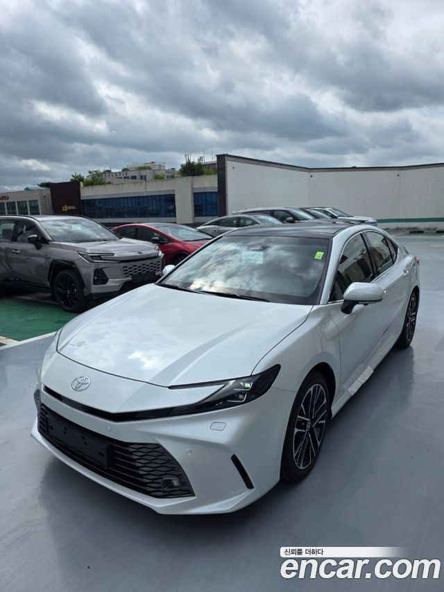 Toyota Camry XV80 2.5 XLE Premium Hybrid - фото 2