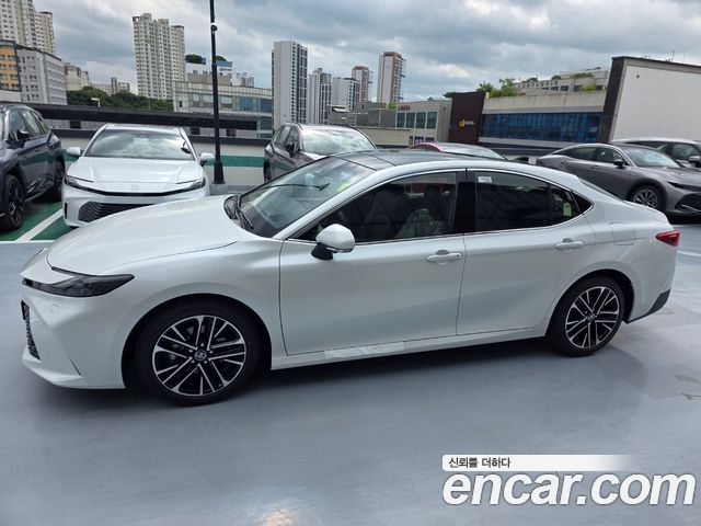 Toyota Camry XV80 2.5 XLE Premium Hybrid - фото 3
