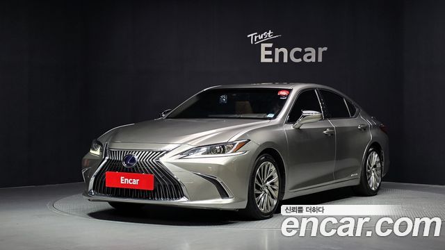 Lexus ES 300h 7-го поколения Luxury Plus - фото 0