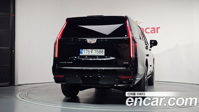 Cadillac Escalade 5-го поколения 6.2 Sports Platinum - фото 3