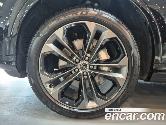 Audi Q7 55 TFSI Quattro Premium - фото 4