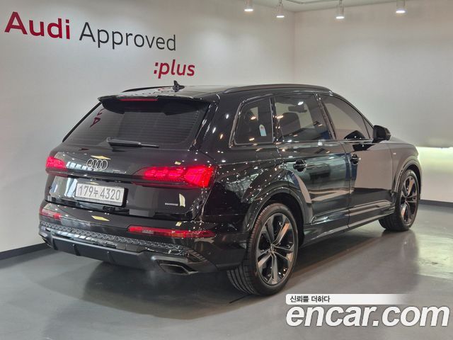 Audi Q7 55 TFSI Quattro Premium - фото 1