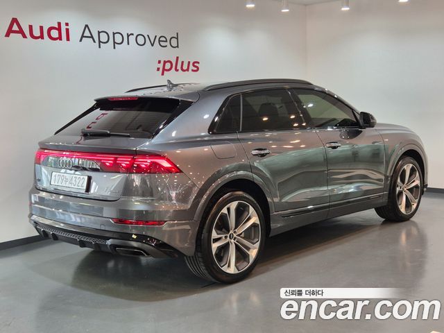 Audi Q8 55 TFSI Quattro Premium - фото 1