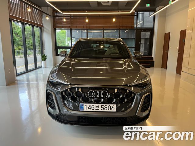 Audi Q5 40 TDI Quattro S Line - фото 1