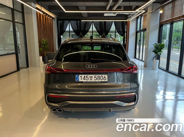 Audi Q5 40 TDI Quattro S Line - фото 4